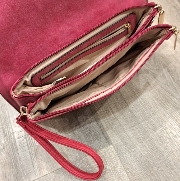 EUC Dark Pink Clutch - Picture 2 of 3